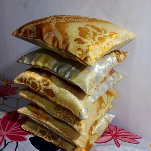 Sarung Bantal Kursi Unik (1 set)